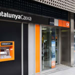 CatalunyaCaixa dejará de aplicar la cláusula suelo en sus hipotecas