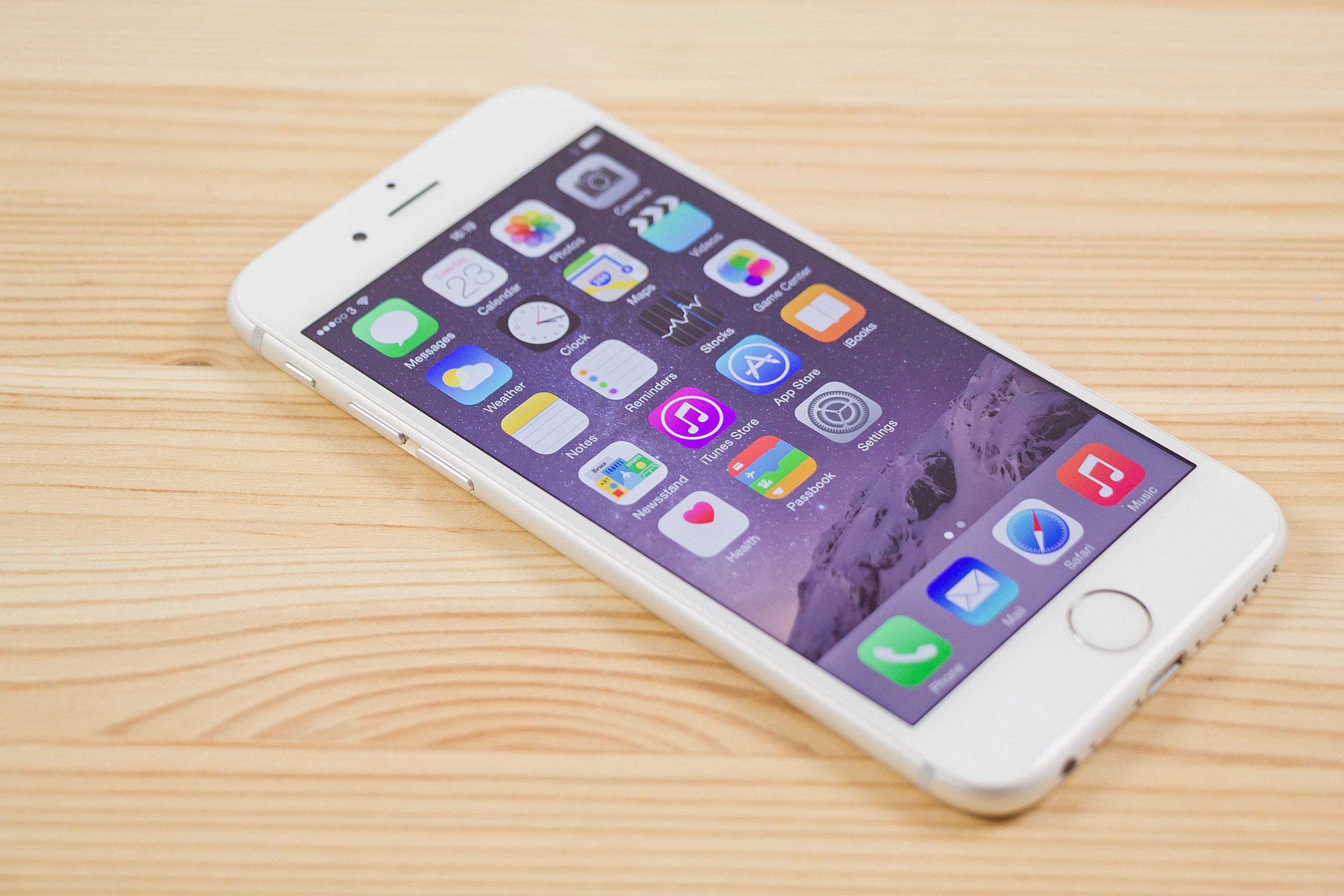 CatalunyaCaixa sortea 10 iPhones 6 entre los clientes que usen la banca online