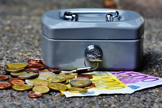 cashbox-1642989_640-min cashbox-1642989_640-min