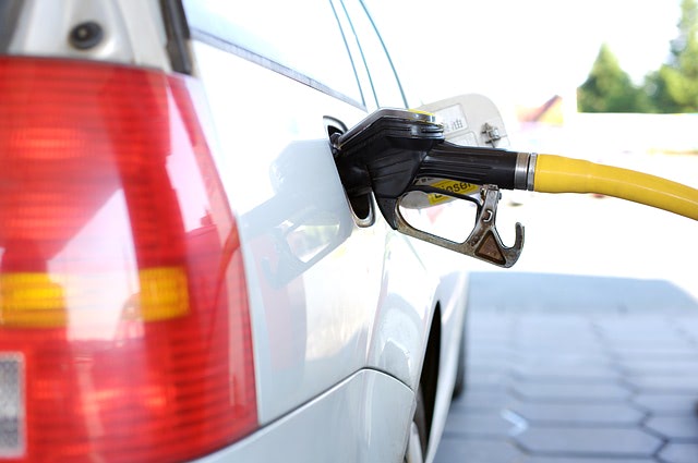 refuel-2157211_640 refuel-2157211_640