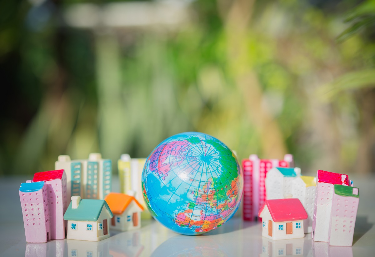 Globo terráqueo que representa a los extranjeros que compran vivienda en España