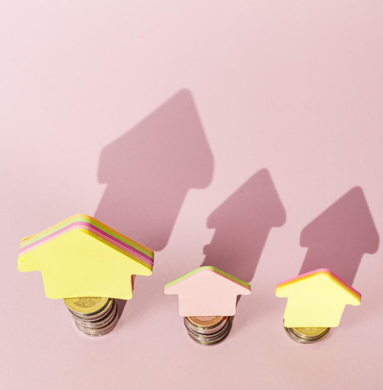 Hipotecas al alza: la subida del precio de la vivienda empuja de nuevo la cuota y el esfuerzo