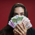 Tres bancos españoles que sí pagan por los ahorros: hasta un 3,30% TAE con Unicaja, Openbank y Bankinter