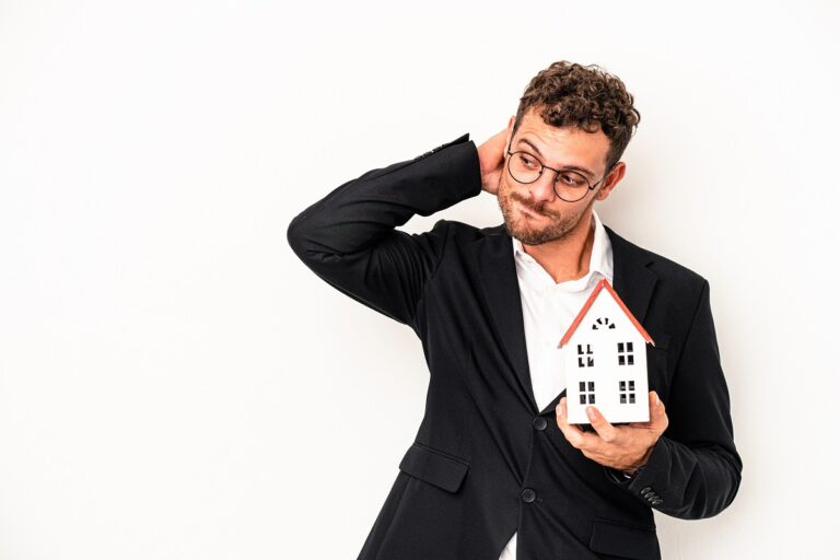 El euríbor da otro susto y supera el 2,2% en noviembre: ¿qué pasará con las hipotecas?