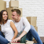 Comprar un piso en pareja: qué conviene hablar antes de firmar la hipoteca