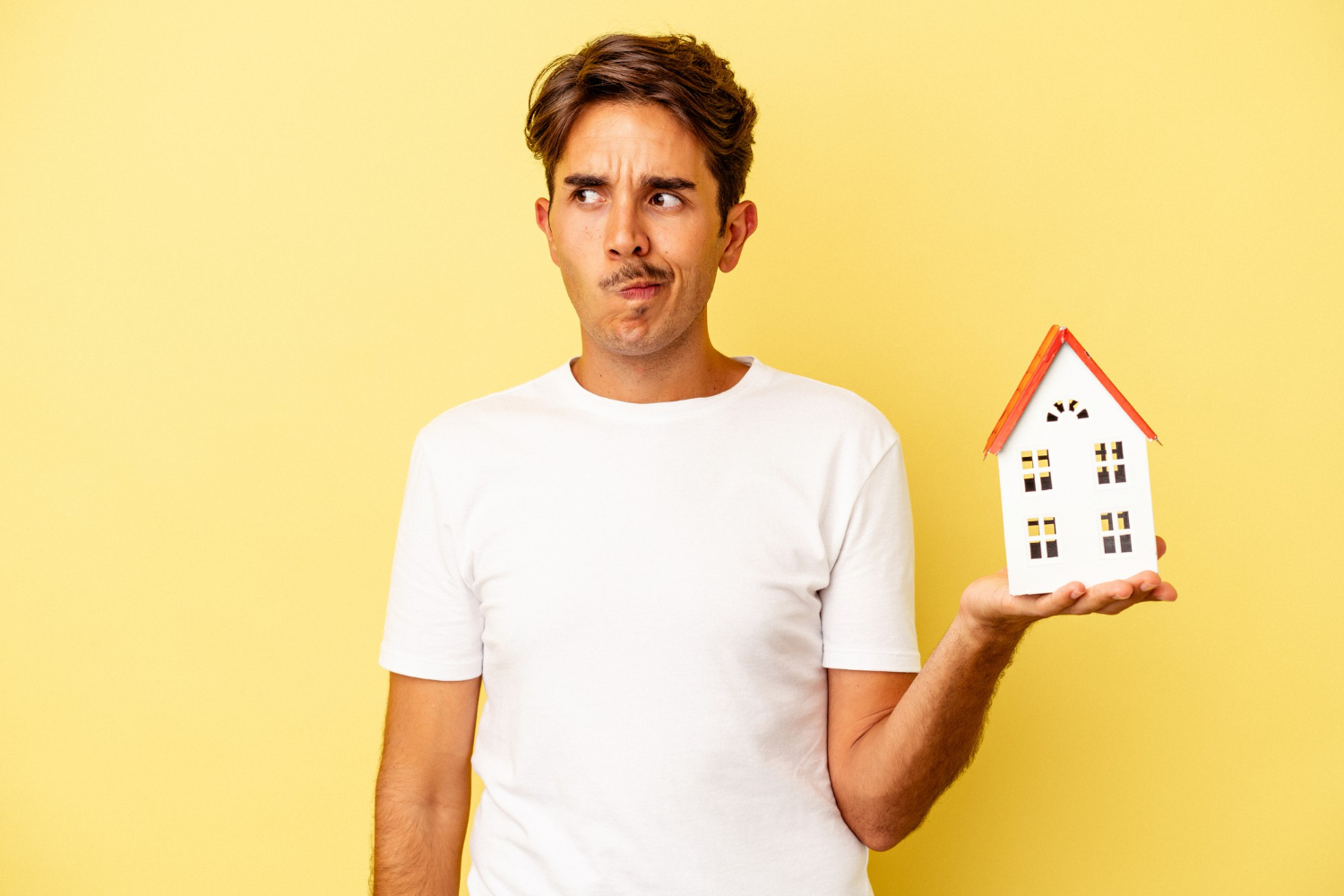 Ligera caída de las compras de vivienda en abril: -1,8%, según el Instituto Nacional de Estadística