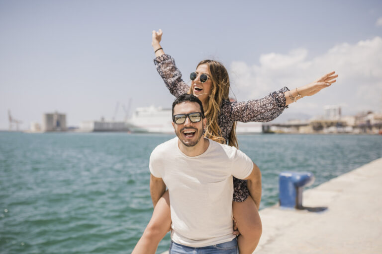 Una cuenta conjunta puede salvar tus vacaciones… y tu presupuesto este verano