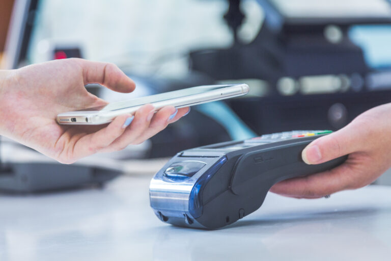 Bizum Pay ya llega a 20 millones de usuarios: así puedes pagar en tiendas directamente desde tu cuenta