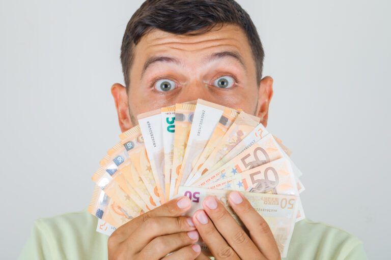 Los bancos se pelean por tus ahorros y ofrecen hasta un 3,25% TAE en cuentas remuneradas y depósitos